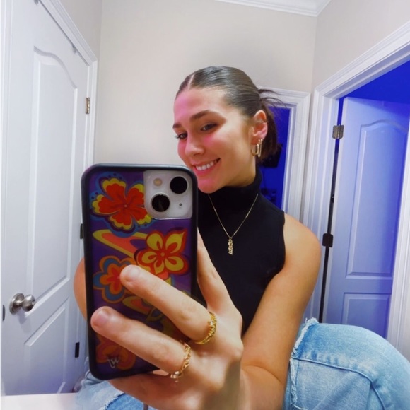 Meet your Posher, Abigail - Picture 3 of 3